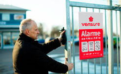 Grade de segurança Grade de segurança com placa Securitas Direct