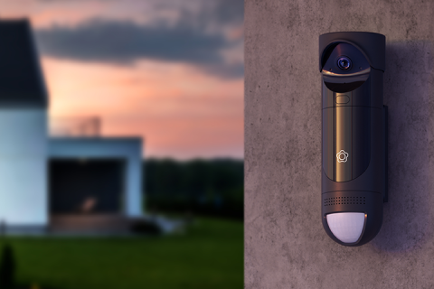 Instalador com detetor perimetral 