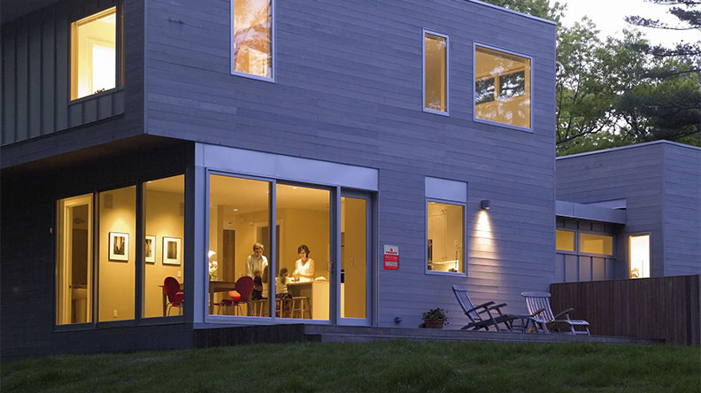 Segurança anti-intrusão para a sua casa vazia